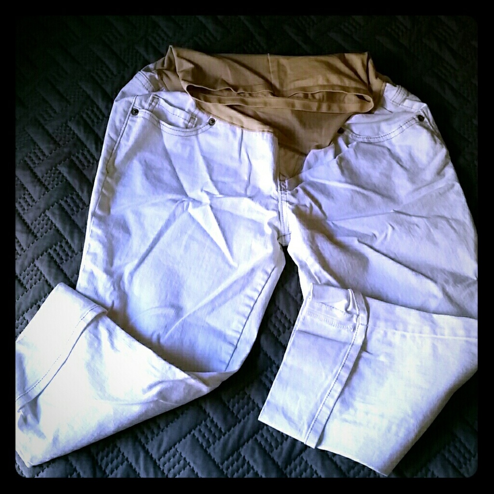 Maternity capris